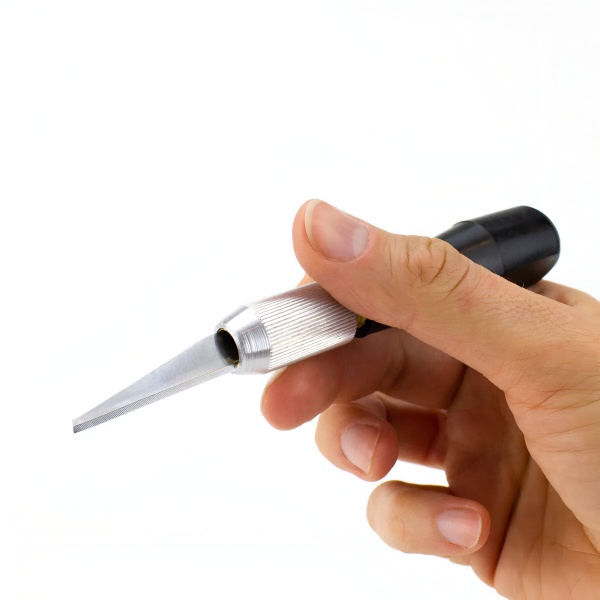 K-7 Siyah Tutma Alanlı Oyma Bıçak Sapı