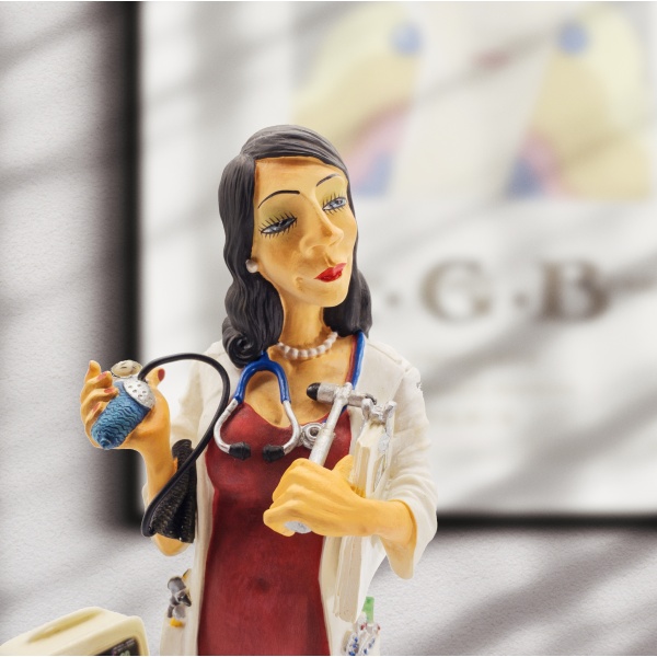 Madam Doctor, Renkli El Boyaması, Dekoratif Figür 23 cm Figür Biblo Sertifikalı