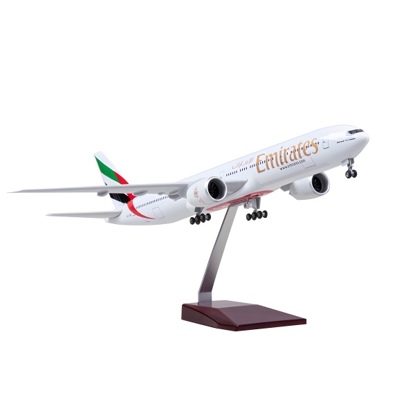 1/157 Boeing 777 Emirates, Hazır Yolcu Uçağı Maketi (47 cm)