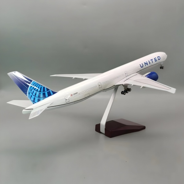 1/157 Boeing 777 United, Hazır Yolcu Uçağı Maketi (47 cm)