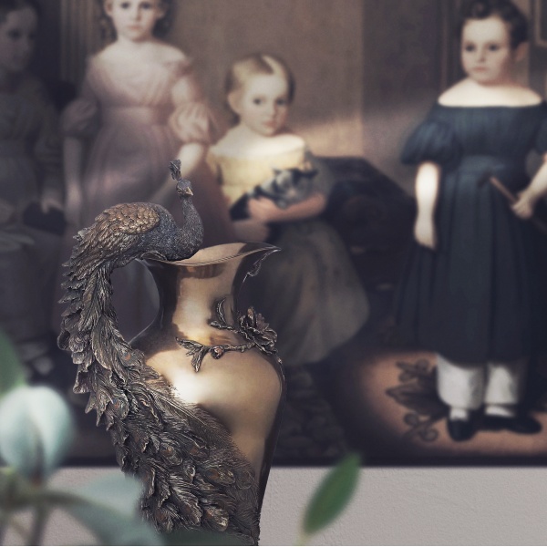 Art Nouveau Tavus Kuşlu Vazo, El Boyaması 21x18.5x50 cm