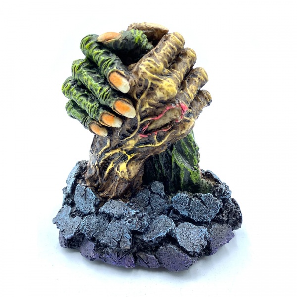 Tutuşan Zombi EIIeri Figür, El Yapımı 12x9x13 cm