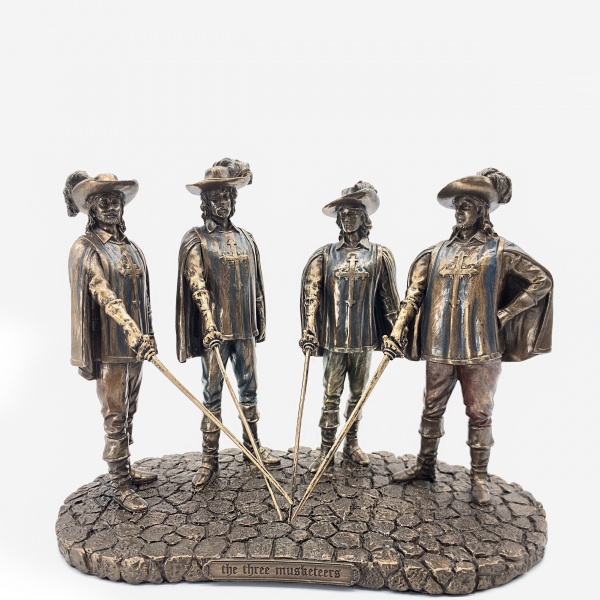 Üç Silahşörler Figürü, Bronz El Boyaması, Dekoratif Heykel 20x11x15 cm