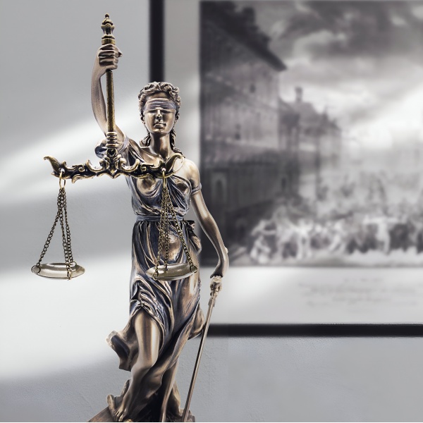 Adalet Figürü, Bronz El Boyaması, Dekoratif Heykel 18 x 15 x 35 cm