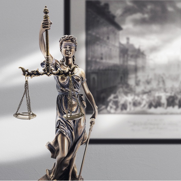 Adalet Terazisi Figürü, Bronz ve Renkli El Boyaması, Dekoratif Heykel 33cm