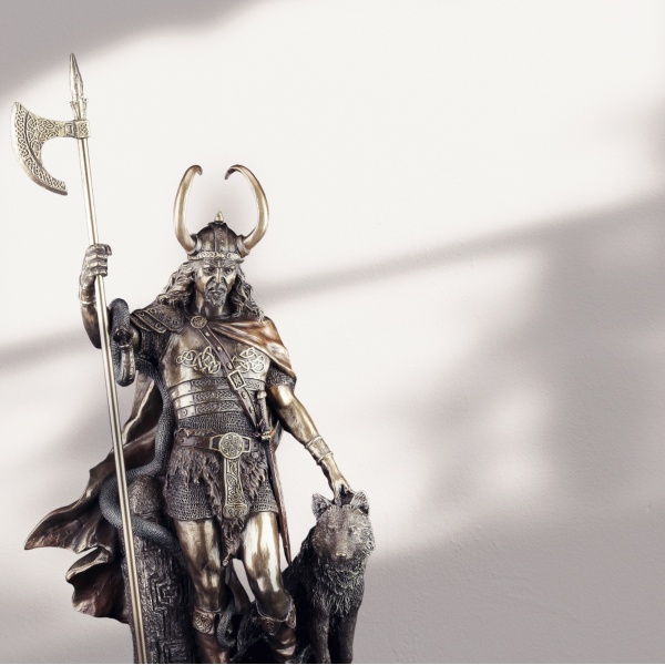 İskandinav Mitoloji Loki Figürü, Bronz El Boyaması, Dekoratif Heykel 20x11.5x35 cm