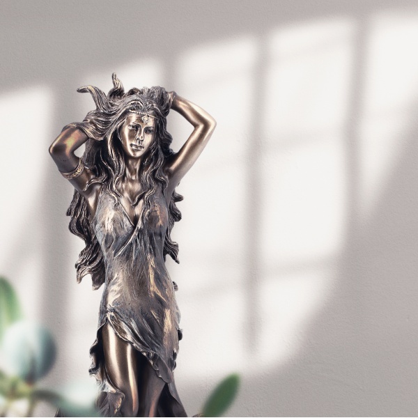 Yunan Mitolojisi Afrodit Figürü, Bronz El Boyaması, Dekoratif Heykel 14,5x12,7x29 cm