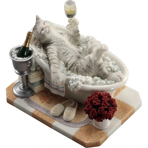 Banyo Yapan Kedi, Renkli El Boyaması, Dekoratif Heykel 14,5x11x10,5 cm