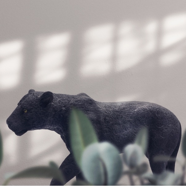 Siyah Panter Figürü, Renkli El Boyaması, Dekoratif Heykel 25x6x15 cm