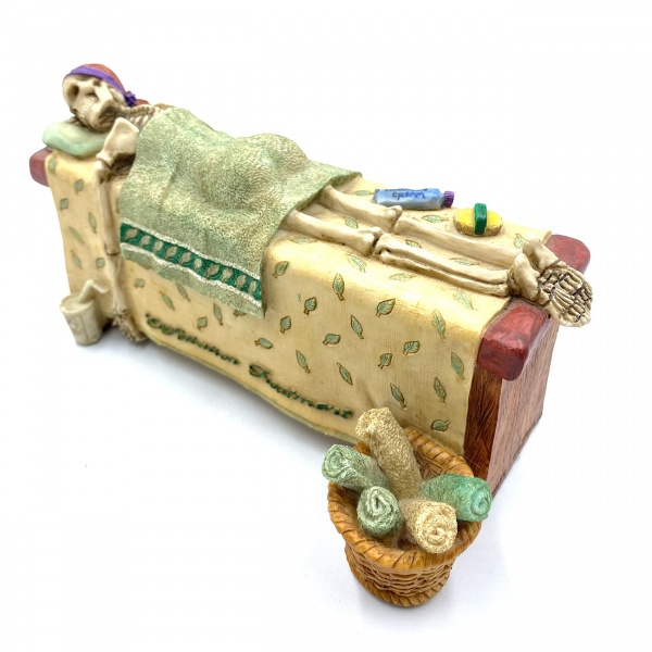 Masaj Masasında İskelet Figürü, El Boyaması 19x9.5 cm