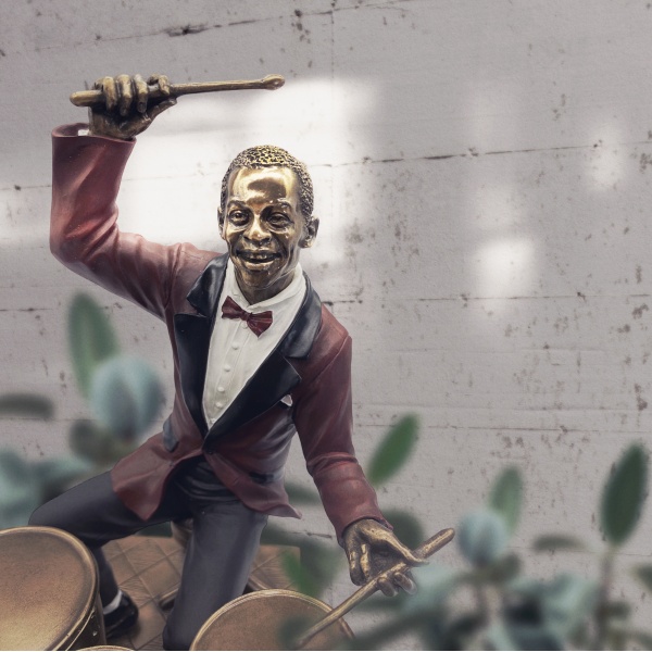 Jazz Davul Sanatçıcı Figürü, Bronz ve Renkli El Boyaması, Dekoratif Heykel 20x18x27,5 cm