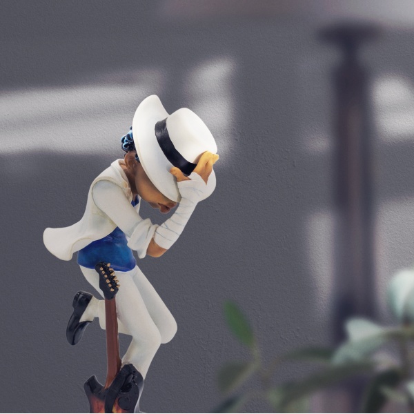 Michael Jackson Figürü, Renkli El Boyaması, Dekoratif Heykel 10x7,5x21 cm