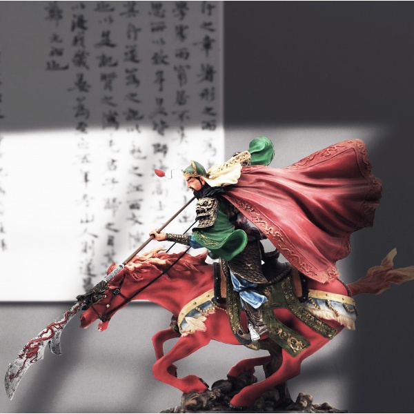 Çinli Savaşçı Guan Yu Figürü, Renkli El Boyaması, Dekoratif Heykel 31x9x38 cm