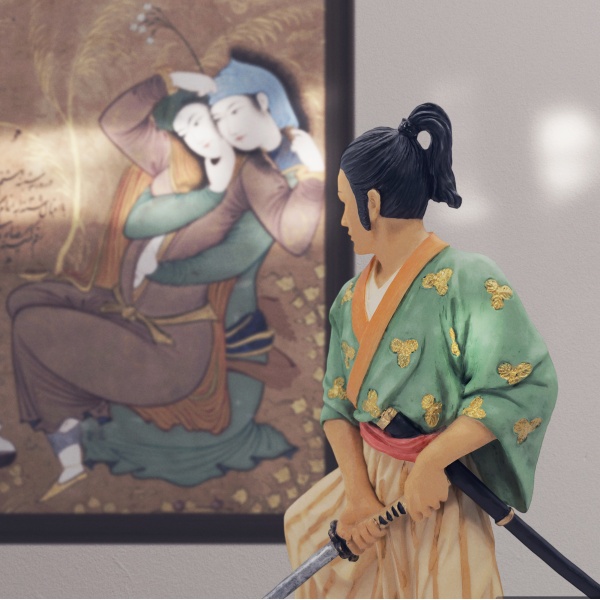 Kılıçlı Samuray Figürü, Renkli El Boyaması, Dekoratif Heykel 16x13x22 cm