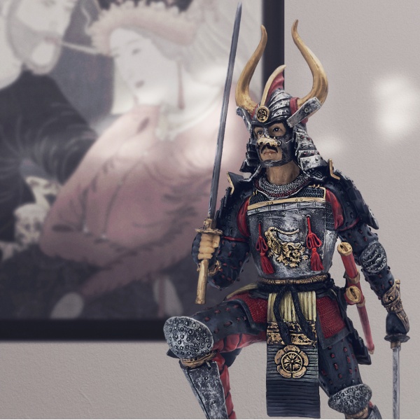 Samurai Oda Nobunaga Figürü, Renkli El Boyaması, Dekoratif Heykel 14x12x25,5 cm