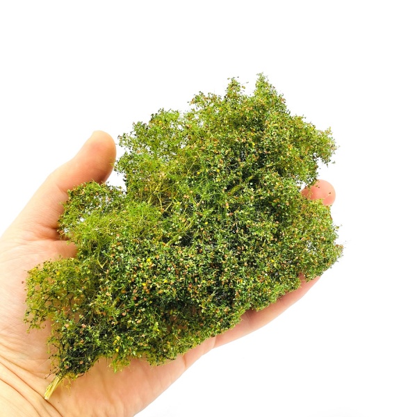 Sonbahar Öncesi Yeşili Yabani Çalılık Kümesi