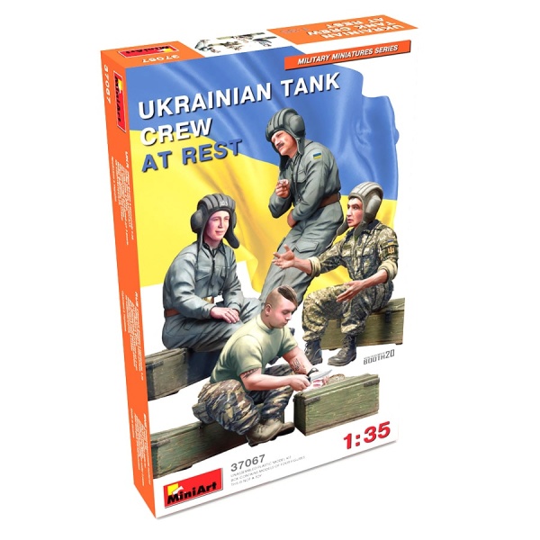 1/35 Dinlenen Ukranyalı Tank Mürettebatı Plastik Figür Kiti