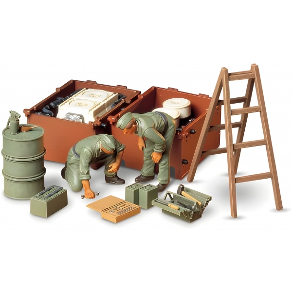 1/35 German Engine Maintennance Crew Plastik Maket Kiti