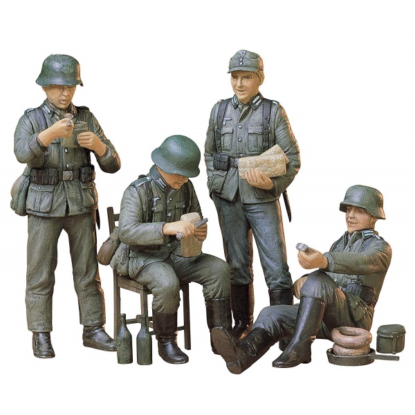 1/35 German Soldiers at Rest Plastik Askeri Figür Maket Kiti