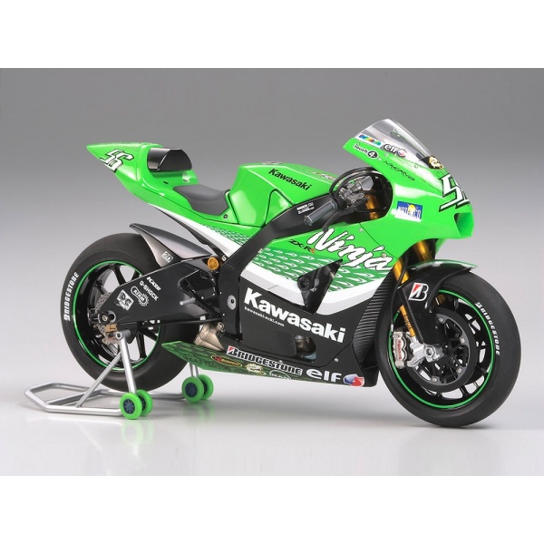 1/12 Kawasaki Ninja ZX-RR Plastik Motosiklet Maket Kiti